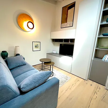 Apartment L'approdo Dei Poeti / The Poets' Haven *
