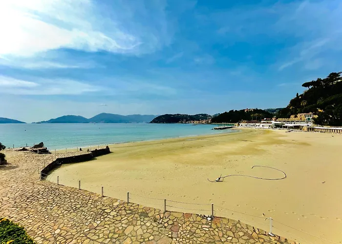 L'approdo Dei Poeti / The Poets' Haven Lerici
