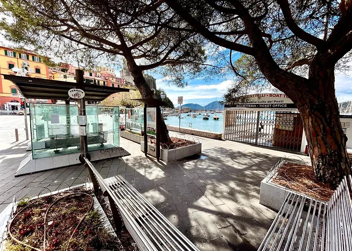 L'approdo Dei Poeti / The Poets' Haven Lerici