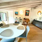 L'approdo Dei Poeti / The Poets' Haven *