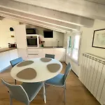 L'approdo Dei Poeti / The Poets' Haven Apartament