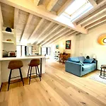 L'approdo Dei Poeti / The Poets' Haven Apartament