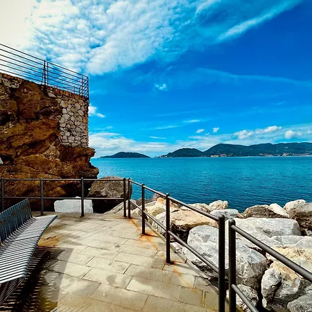 Apartamento L'approdo Dei Poeti / The Poets' Haven Lerici