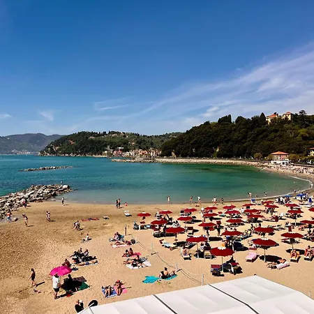 Apartamento L'approdo Dei Poeti / The Poets' Haven *