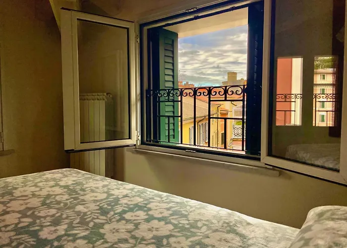 L'approdo Dei Poeti / The Poets' Haven